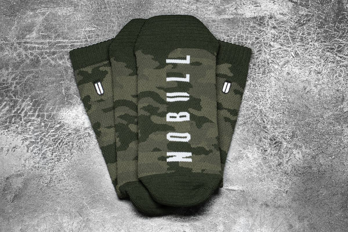 Nobull Crew Men\'s Socks Green Camo | Australia (GS1529)